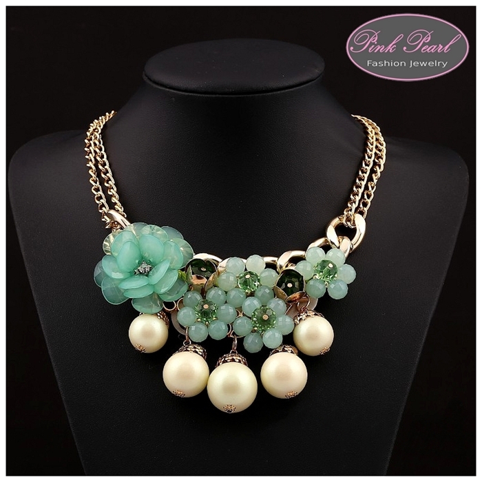 FLOWER & PEARLS NECKLACES