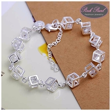 CRYSTAL CUBE BRACELET